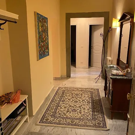Appartement Renovated With 3 Bedrooms In An Historic Palazzo Between Port And Old Town