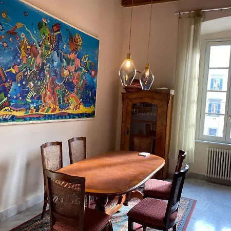 Appartamento Renovated With 3 Bedrooms In An Historic Palazzo Between Port And Old Town