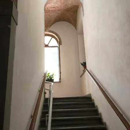 Appartamento Renovated With 3 Bedrooms In An Historic Palazzo Between Port And Old Town *