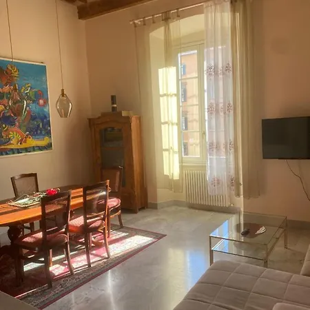 Appartamento Renovated With 3 Bedrooms In An Historic Palazzo Between Port And Old Town