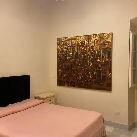 Renovated With 3 Bedrooms In An Historic Palazzo Between Port And Old Town Appartement
